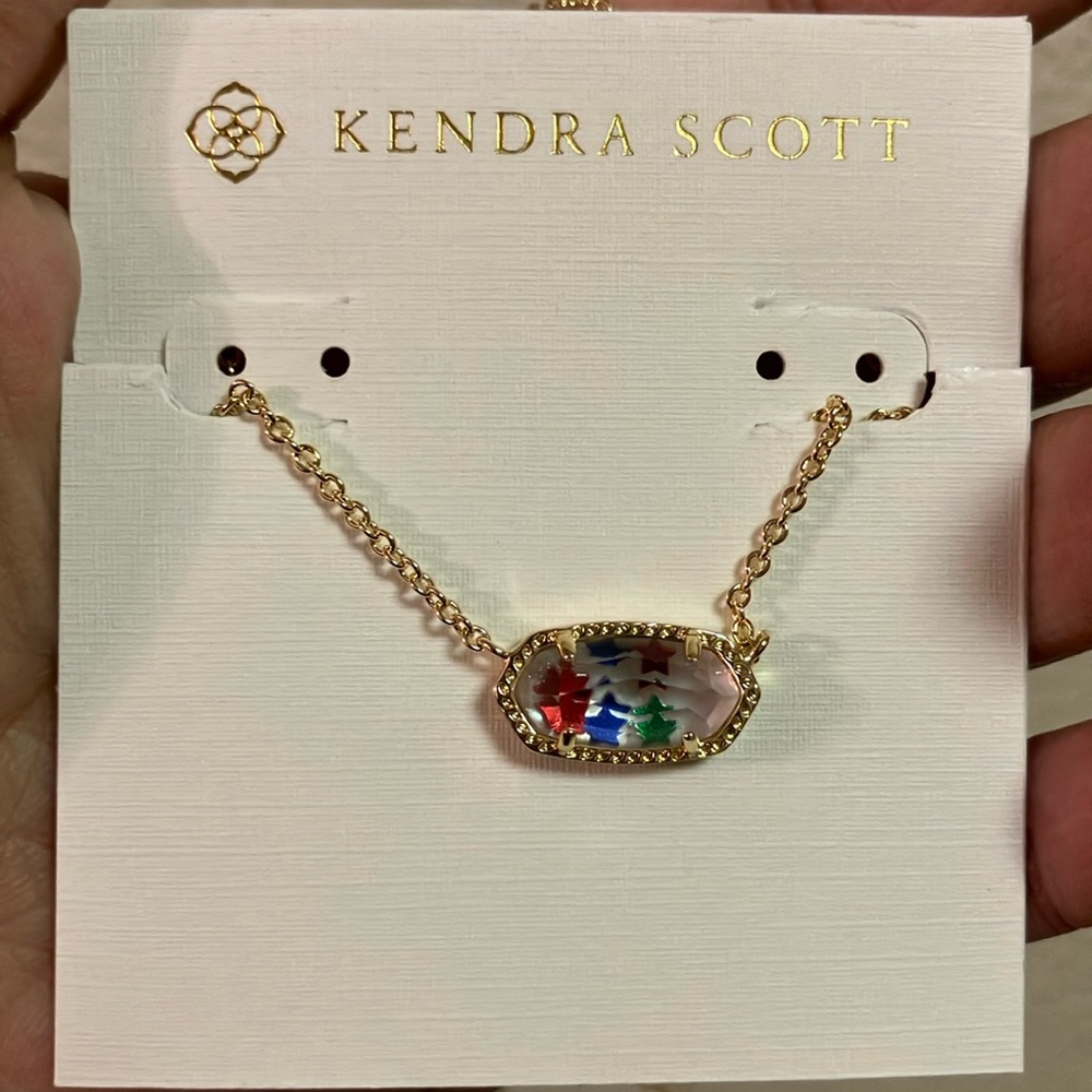 Kendra Scott necklace